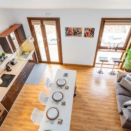 דירה Modern Sea Front In 1