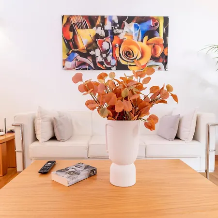 Modern Sea Front In 1 דירה