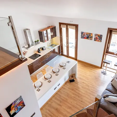 דירה Modern Sea Front In 1